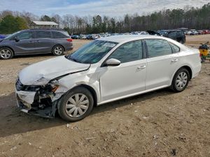 Volkswagen Passat S 2.5L 5 2012