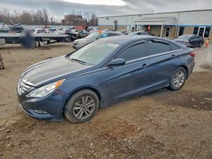 Hyundai Sonata GLS 2.4L 4 2013