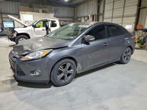 Ford Focus SE 2.0L 4 2014