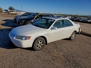 Toyota Camry CE 2.2L 4 1997