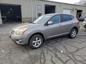 Nissan Rogue S 2.5L 4 2013