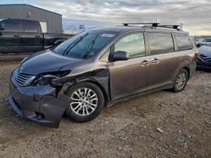 Toyota Sienna XLE 3.5L 6 2015