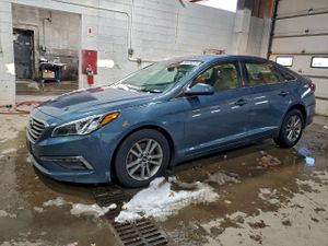 Hyundai Sonata SE 2.4L 4 2015