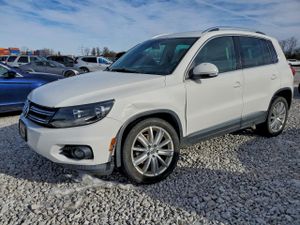 Volkswagen Tiguan S 2.0L 4 2013