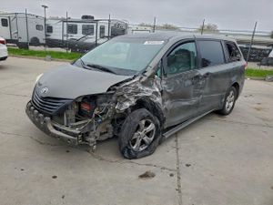 Toyota Sienna 3.5L 6 2012