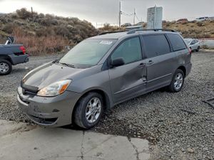 Toyota Sienna LE 3.3L 6 2005
