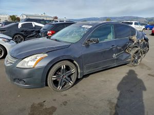 Nissan Altima BASE 2.5L 4 2011