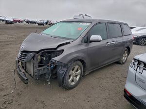 Toyota Sienna 3.5L 6 2011