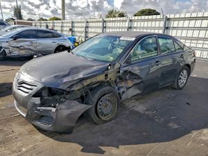Toyota Camry BASE 2.5L 4 2010