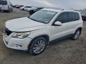 Volkswagen Tiguan S 2.0L 4 2011