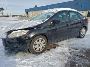 Ford Focus SE 2.0L 4 2012