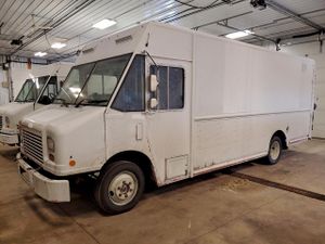 Freightliner Business Class M2 M LINE WALK-IN VAN 6.0L 8 2015