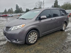 Toyota Sienna XLE 3.5L 6 2011