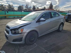 Chevrolet Aveo (Sonic) LT 1.8L 4 2014