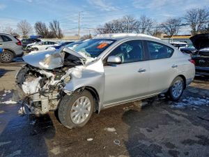 Nissan Versa S 1.6L 4 2013
