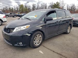Toyota Sienna XLE 3.5L 6 2014