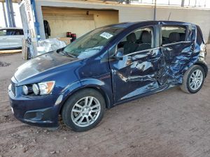 Chevrolet Aveo (Sonic) LT 1.4L 4 2015