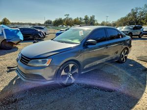 Volkswagen Jetta BASE 2 L 4 2015