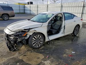 Nissan Altima SV 2.5L 4 2025