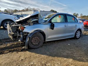 Volkswagen Jetta BASE 2 L 4 2015