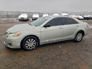 Toyota Camry BASE 2.5L 4 2010
