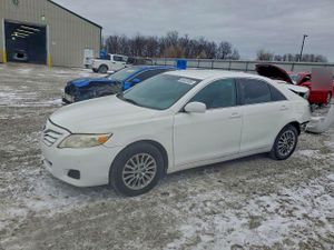 Toyota Camry BASE 2.5L 4 2010
