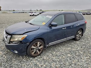 Nissan Pathfinder S 3.5L 6 2013
