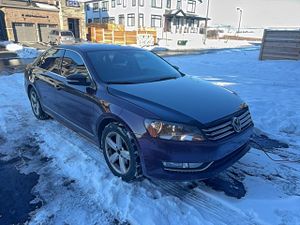 Volkswagen Passat SE 2.0L 4 2013