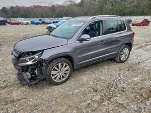 Volkswagen Tiguan S 2.0L 4 2013