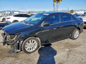Toyota Corolla BASE 1.8L 4 2010
