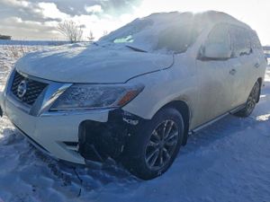 Nissan Pathfinder S 3.5L 6 2015