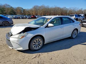 Toyota Camry LE 2.5L 4 2015