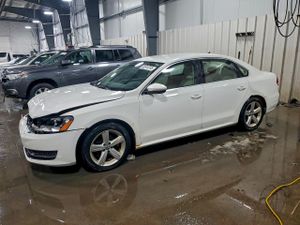 Volkswagen Passat SE 2.5L 5 2012