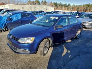 Volkswagen Jetta BASE 2.0L 4 2014