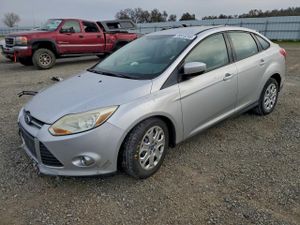 Ford Focus SE 2.0L 4 2012