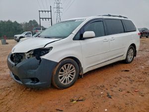 Toyota Sienna XLE 3.5L 6 2012