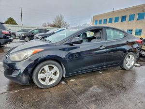 Hyundai Elantra GLS 1.8L 4 2013