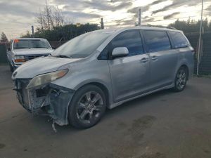 Toyota Sienna SPORT 3.5L 6 2012