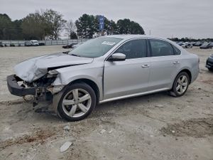 Volkswagen Passat SE 2.0L 4 2013