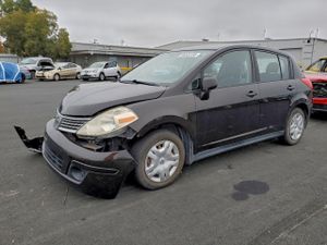 Nissan Versa S 1.8L 4 2011