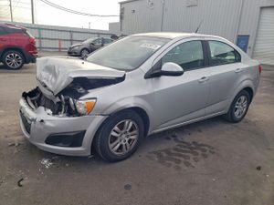 Chevrolet Aveo (Sonic) LS 1.8L 4 2012