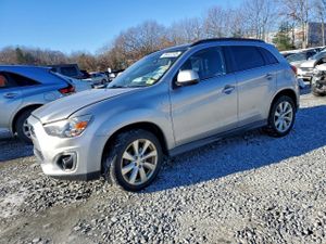 Mitsubishi Outlander SE 2.0L 4 2013