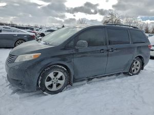 Toyota Sienna 3.5L 6 2015