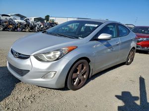 Hyundai Elantra GLS 1.8L 4 2013
