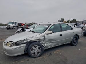Toyota Camry CE 2.2L 4 2000