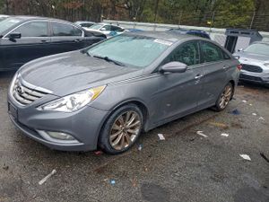 Hyundai Sonata SE 2.4L 4 2013