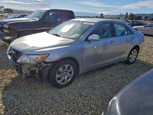 Toyota Camry BASE 2.5L 4 2010
