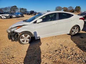 Hyundai Elantra GLS 1.8L 4 2013