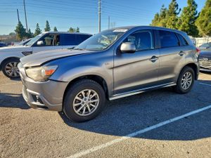 Mitsubishi Outlander ES 2.0L 4 2012
