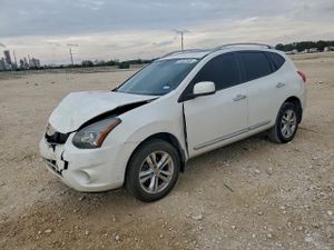 Nissan Rogue S 2.5L 4 2013